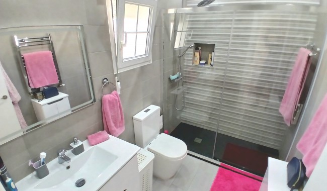 Resale - Villa - Villamartín - El Presidente