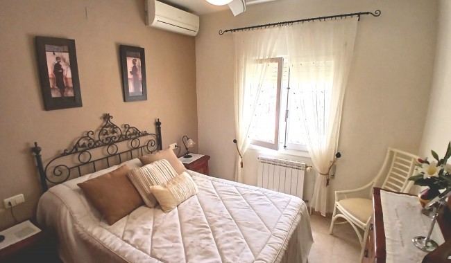 Resale - Villa - Villamartín - El Presidente