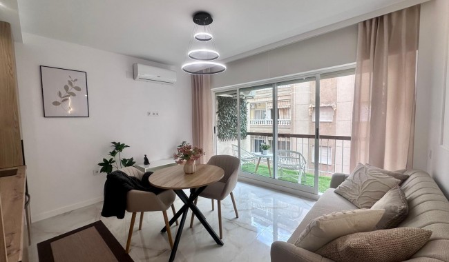 Apartamento - Segunda mano - Torrevieja - Torrevieja