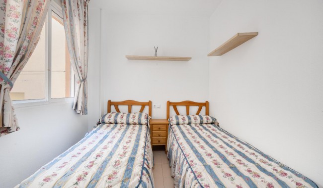 Segunda mano - Bungalow - Torrevieja - Playa de los Naufragos