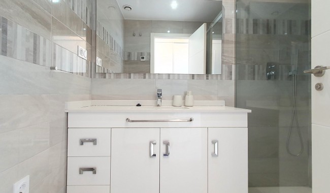 Resale - Apartment - Punta Prima