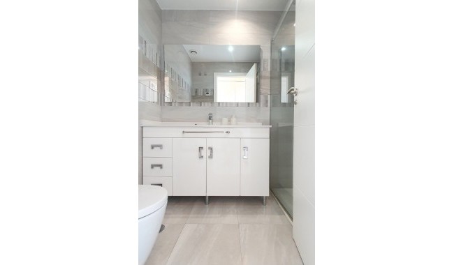 Resale - Apartment - Punta Prima