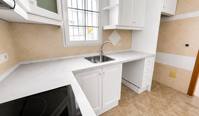 Resale - Apartment - Orihuela Costa - Los Almendros