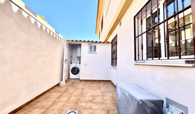 Sprzedaż - Apartament - Orihuela costa - La Zenia