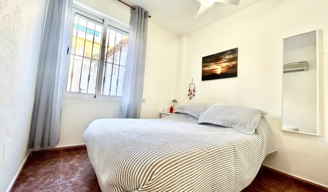 Sprzedaż - Apartament - Orihuela costa - La Zenia