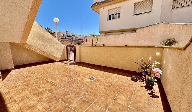 Sprzedaż - Apartament - Orihuela costa - La Zenia