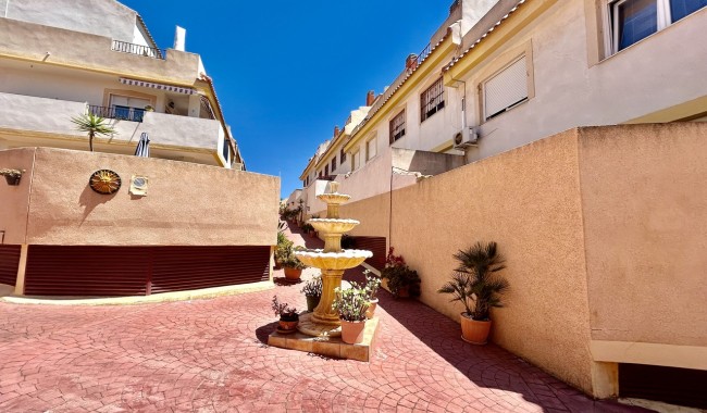 Sprzedaż - Apartament - Orihuela costa - La Zenia