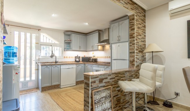 Resale - Bungalow - Orihuela Costa - Villamartín