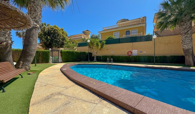 Resale - Bungalow - Orihuela Costa - Villamartín