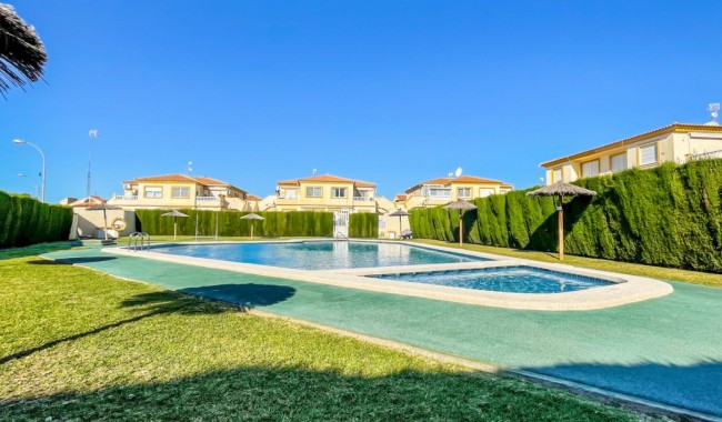 Begagnad - Bungalow - Orihuela Costa - Playa Flamenca