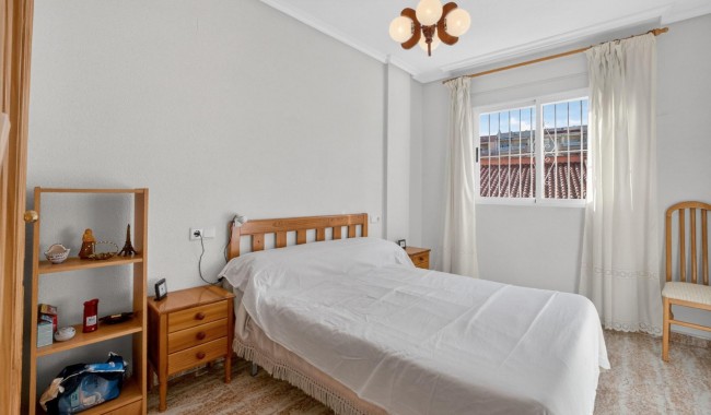 Resale - Apartment - Torrevieja - Playa de los locos