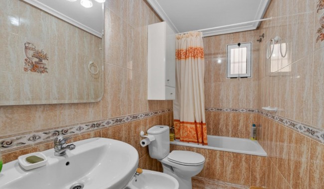 Resale - Apartment - Torrevieja - Playa de los locos