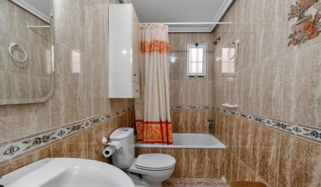 Resale - Apartment - Torrevieja - Playa de los locos