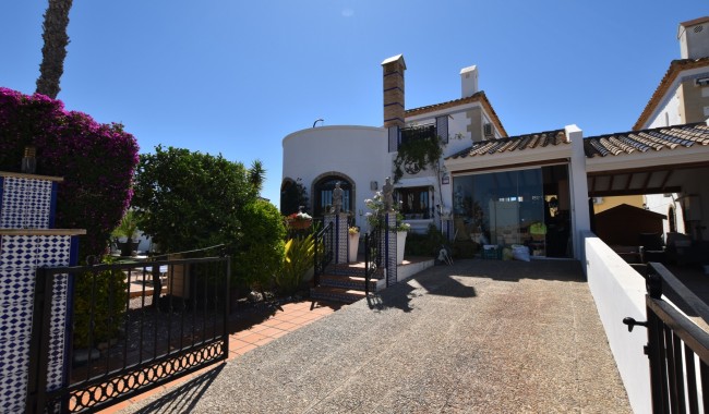Resale - Villa - Algorfa - La Finca Golf Resort