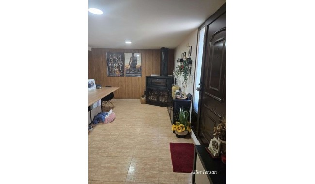 Resale - Villa - Alpera