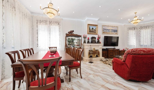 Resale - Villa - Orihuela Costa - Dehesa de Campoamor