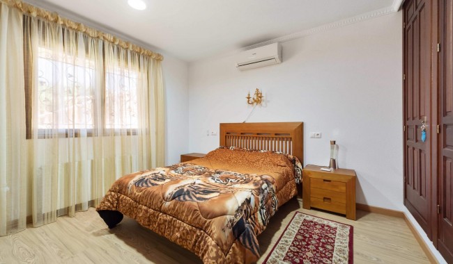 Resale - Villa - Orihuela Costa - Dehesa de Campoamor