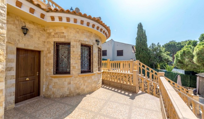 Resale - Villa - Orihuela Costa - Dehesa de Campoamor