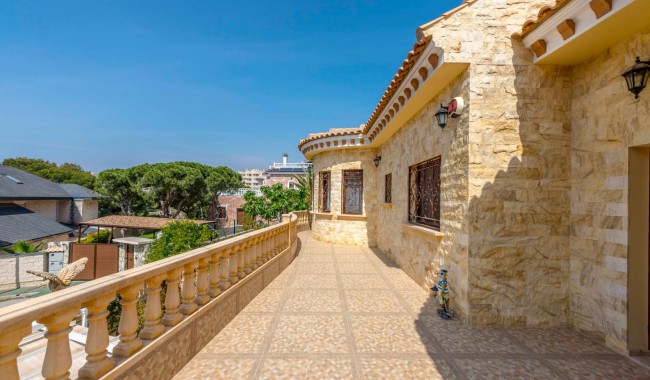 Resale - Villa - Orihuela Costa - Dehesa de Campoamor