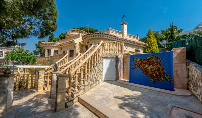 Resale - Villa - Orihuela Costa - Dehesa de Campoamor