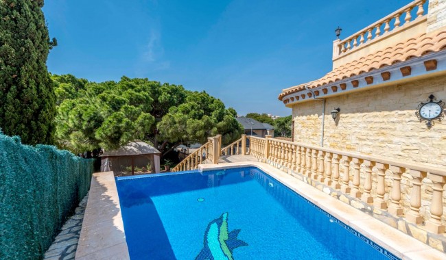 Resale - Villa - Orihuela Costa - Dehesa de Campoamor