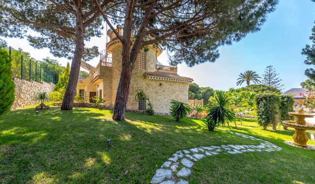 Resale - Villa - Orihuela Costa - Dehesa de Campoamor