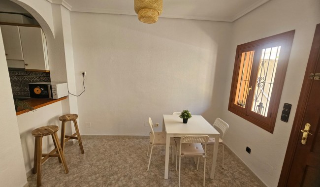 Sprzedaż - Bungalow - Orihuela - Punta Prima
