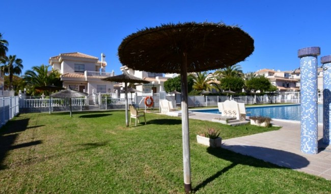 Sprzedaż - Bungalow - Orihuela - Punta Prima