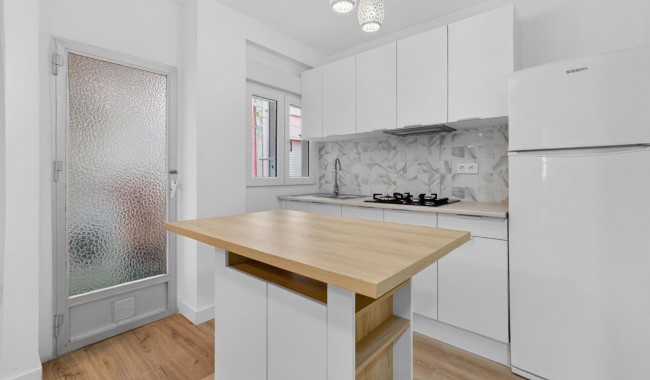 Resale - Apartment - Torrevieja - Centro