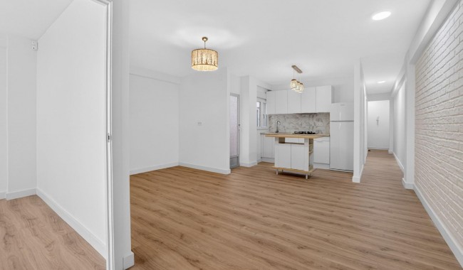 Resale - Apartment - Torrevieja - Centro