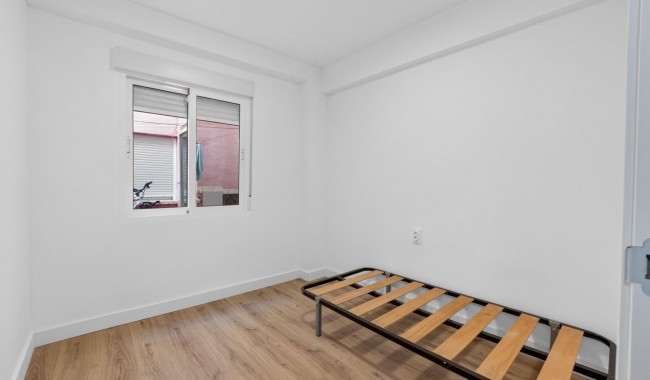 Resale - Apartment - Torrevieja - Centro