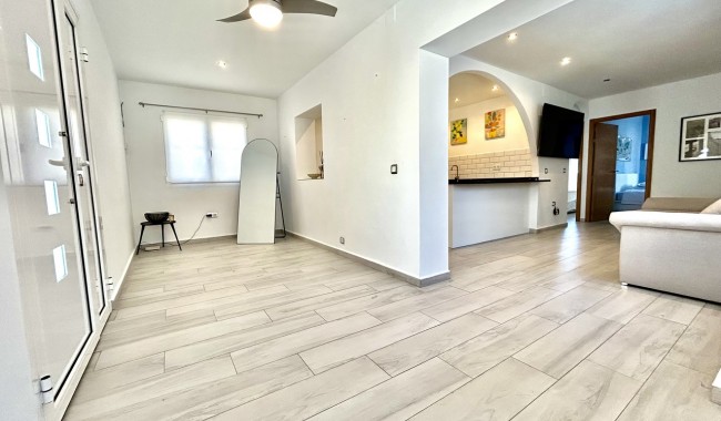 Resale - Villa - Villamartín