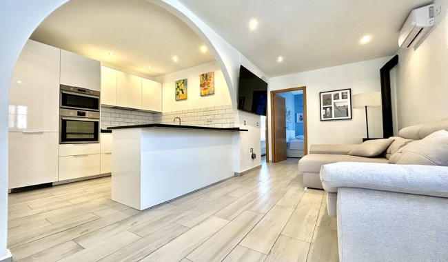 Resale - Villa - Villamartín