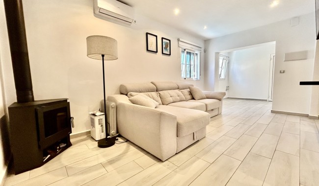 Resale - Villa - Villamartín