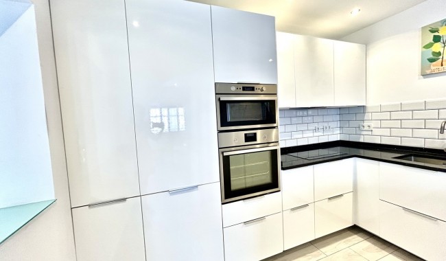 Resale - Villa - Villamartín