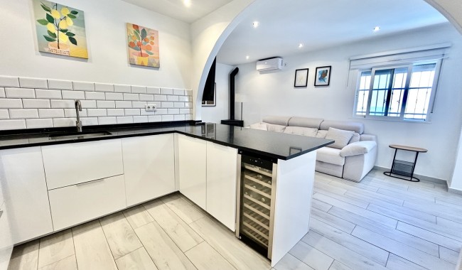 Resale - Villa - Villamartín