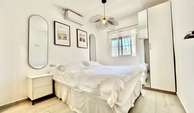 Resale - Villa - Villamartín