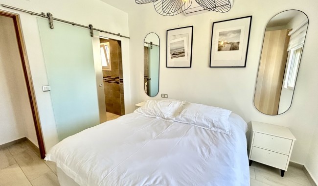Resale - Villa - Villamartín