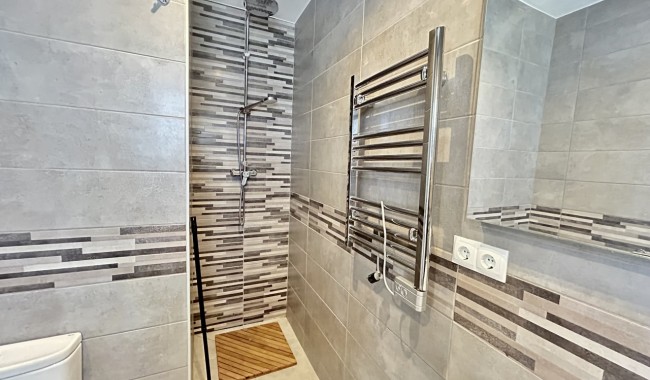 Resale - Villa - Villamartín
