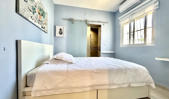 Resale - Villa - Villamartín