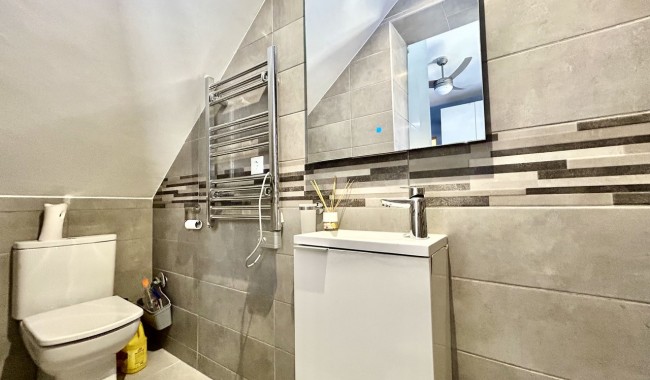 Resale - Villa - Villamartín