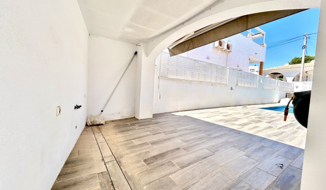 Resale - Villa - Villamartín