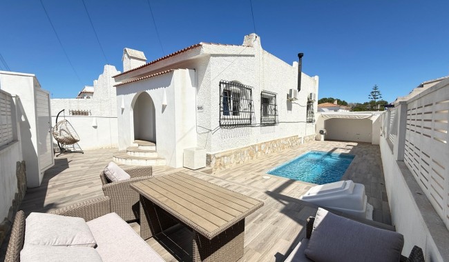 Resale - Villa - Villamartín