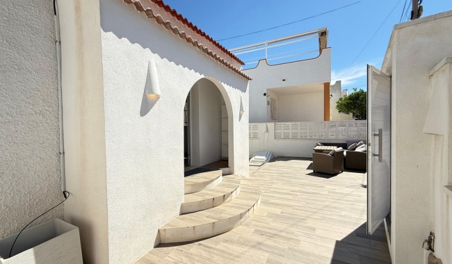 Resale - Villa - Villamartín