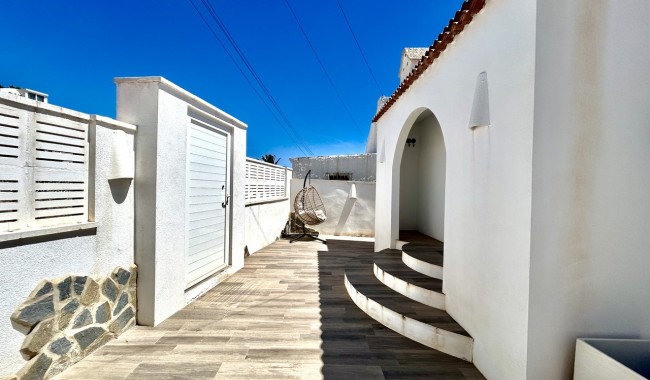 Resale - Villa - Villamartín