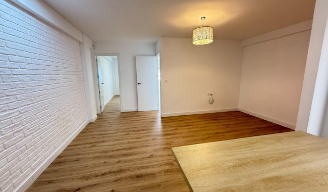 Resale - Apartment - Torrevieja - Centro