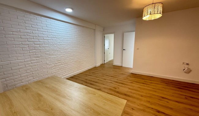 Resale - Apartment - Torrevieja - Centro