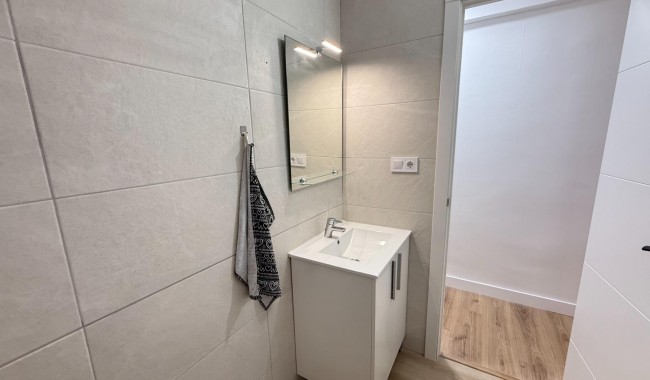 Resale - Apartment - Torrevieja - Centro
