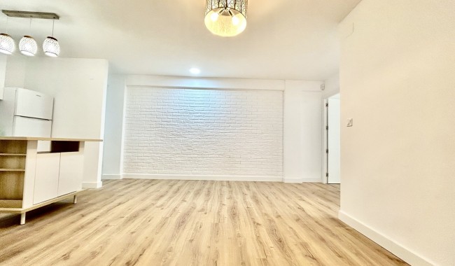 Sprzedaż - Apartament - Torrevieja