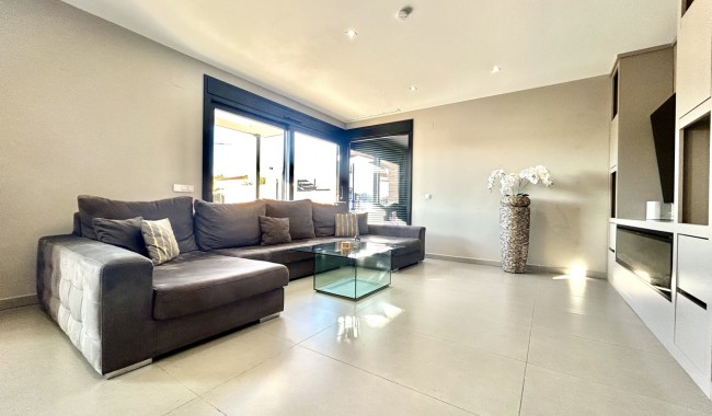 Resale - Villa - Torrevieja - Los Balcones